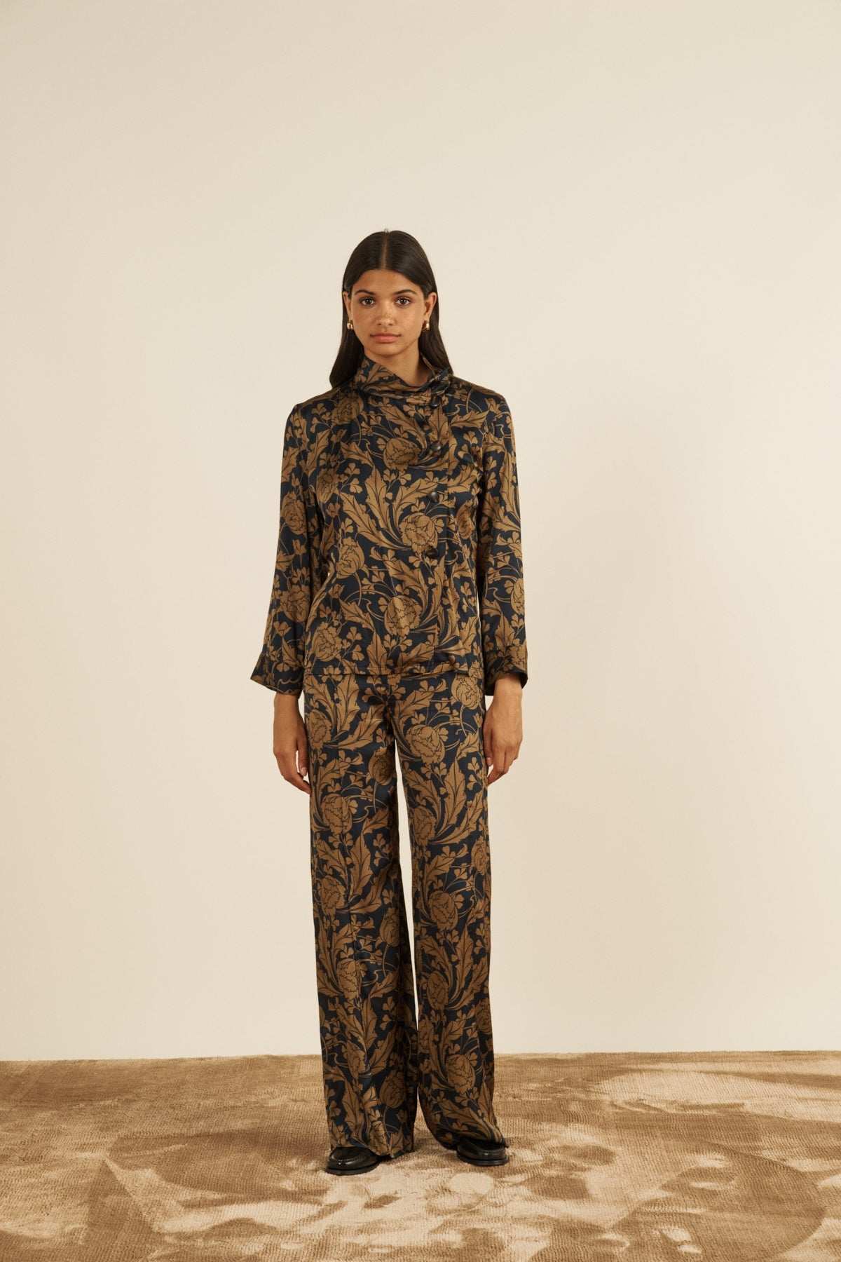 Maria de la Orden | Will Pants Brown Flowers