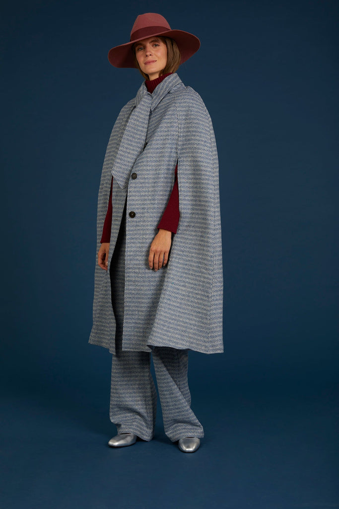 Wood Cape - Maria de la Orden